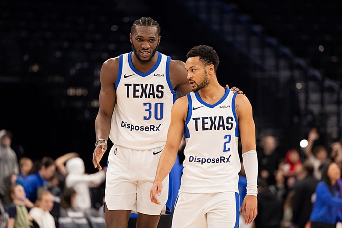 独行侠内线西塞发展联盟首秀闪耀 攻防全能成关