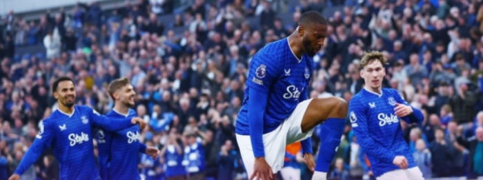 英超双雄遭遇连败，利物浦切尔西掉队