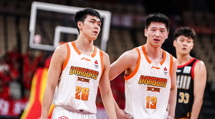 菜鸟庞峥麟对阵国手贺希宁 数据差距凸显 新秀之