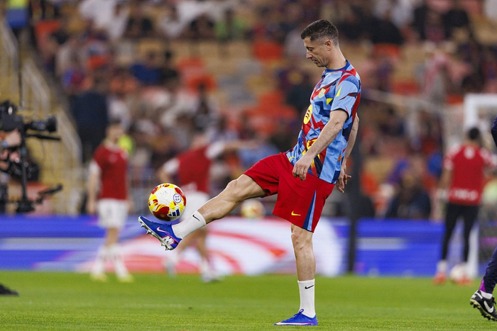 莱万拒绝巴萨降薪续约 未来或成自由转会